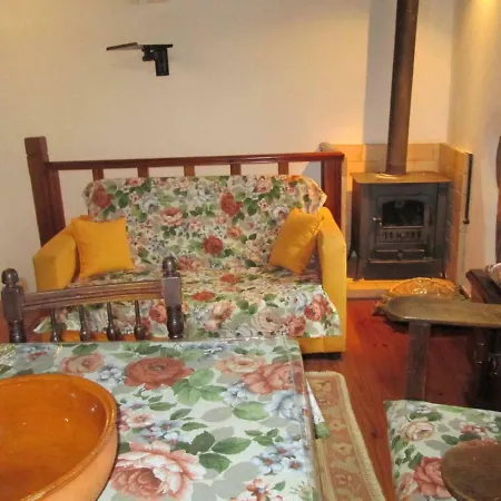 Casinha A Beira Ribeirio Holiday home *